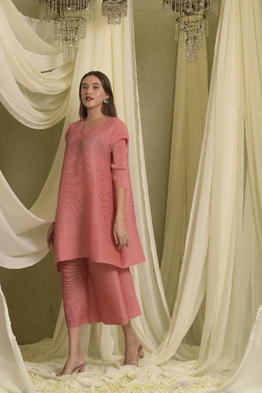 Kiara Kurta with Pleated Culottes Pants - Peach Trendy Velvet Pants Trendy Velvet Pants Kiara Kurta with Pleated Culottes Pants - Peach Trendy Velvet Pants Trendy Velvet Pants