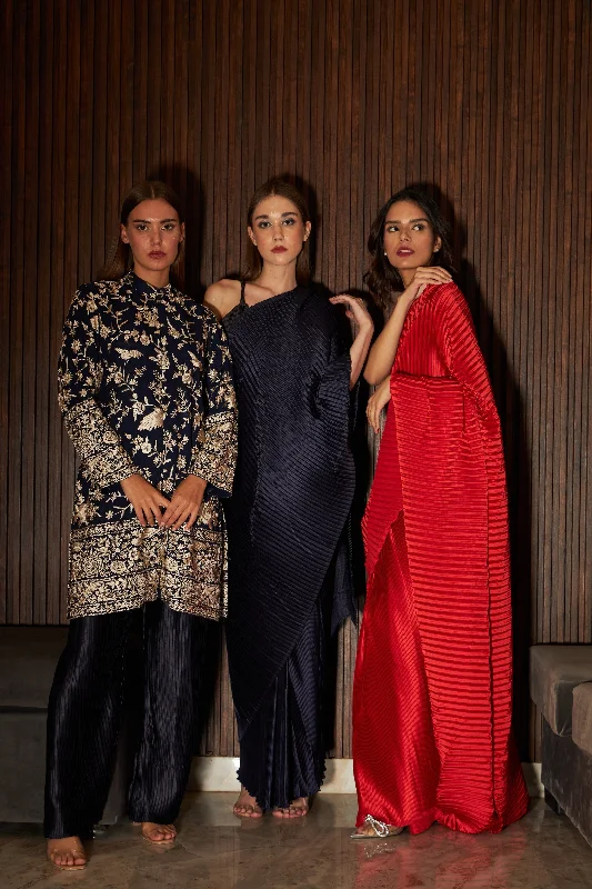 Reyna Gara Glazed Potli Button Kurta With Pleated Pants- Blue Chic Wool Trousers Chic Wool Trousers Reyna Gara Glazed Potli Button Kurta With Pleated Pants- Blue Chic Wool Trousers Chic Wool Trousers