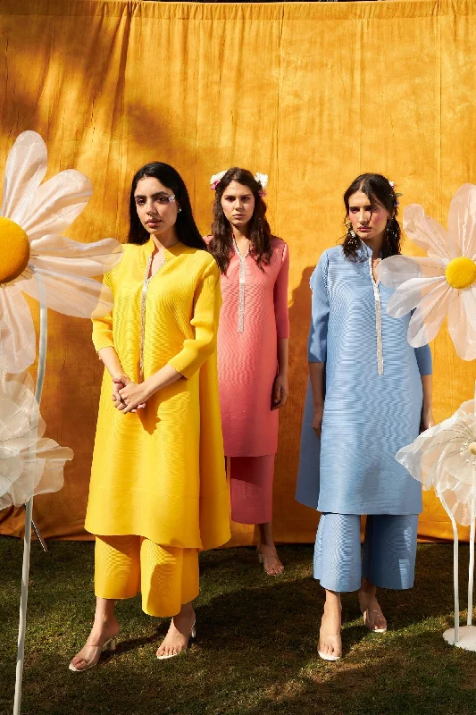 Kiara Kurta with Culottes Pants - Silver-Yellow High-Waist Jogger Pants High-Waist Jogger Pants Kiara Kurta with Culottes Pants - Silver-Yellow High-Waist Jogger Pants High-Waist Jogger Pants