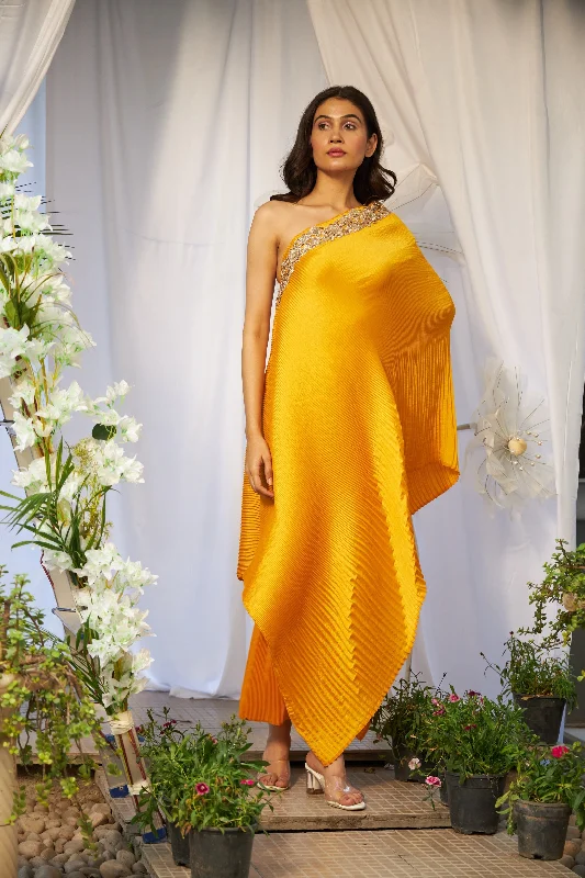 Ayvah Off-Shoulder Embroidered Top with Pants - Yellow Classic Cropped Pants Classic Cropped Pants Ayvah Off-Shoulder Embroidered Top with Pants - Yellow Classic Cropped Pants Classic Cropped Pants