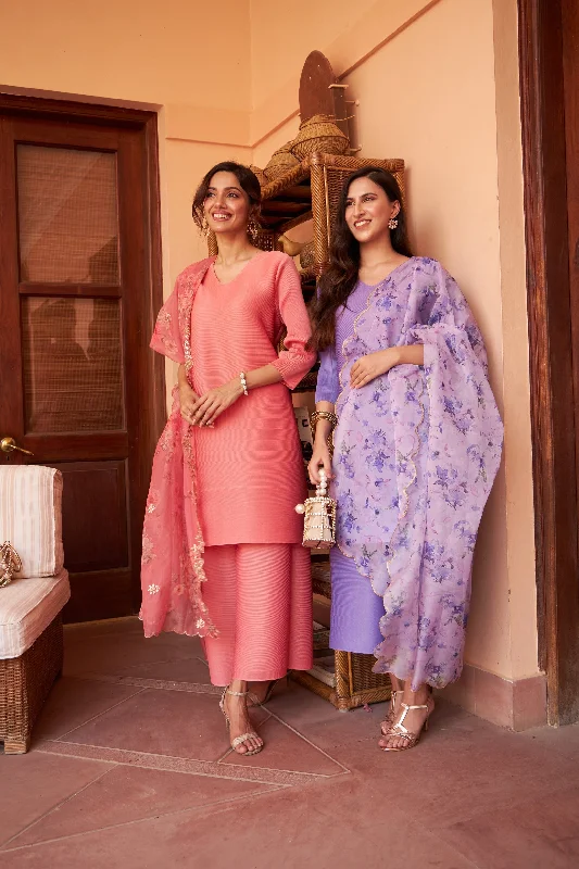 Kiara Kurta with Culottes Pants and Organza Dupatta - Peach Elegant Wool Trousers Elegant Wool Trousers Kiara Kurta with Culottes Pants and Organza Dupatta - Peach Elegant Wool Trousers Elegant Wool Trousers