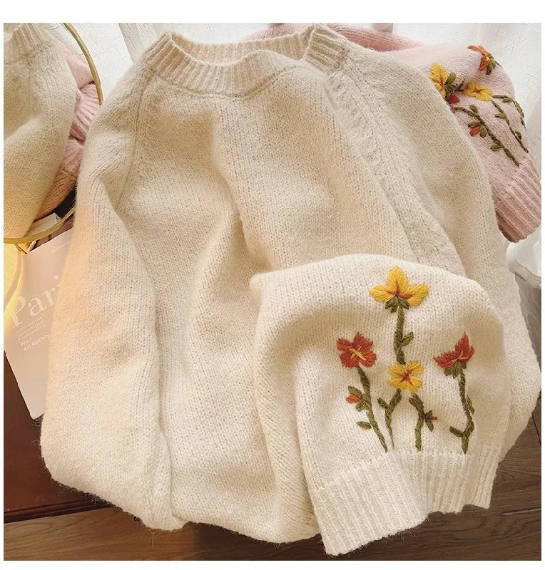 embroidered round neck sweater for women sweet style sweater      S4832