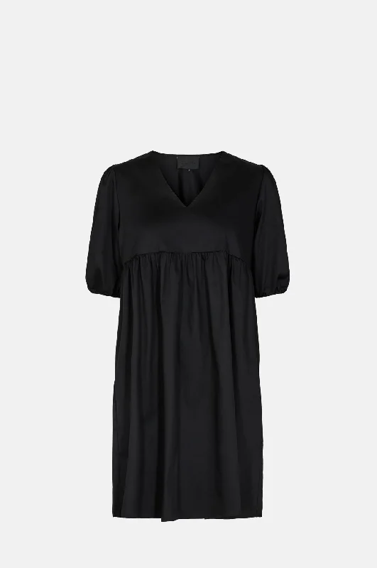 Isla Solid Dress Black