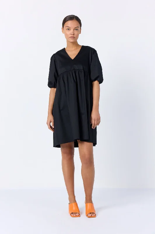 Isla Solid Dress Black