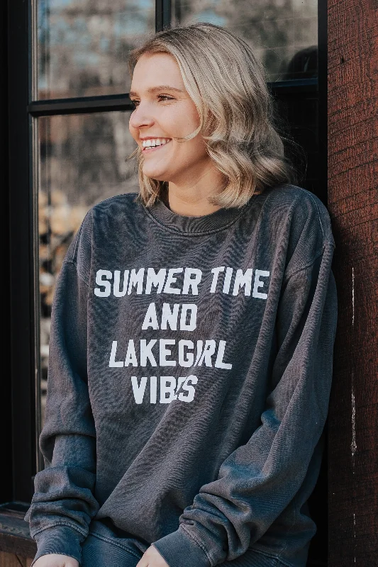 Lakegirl Vibes Fleece Crew in Black